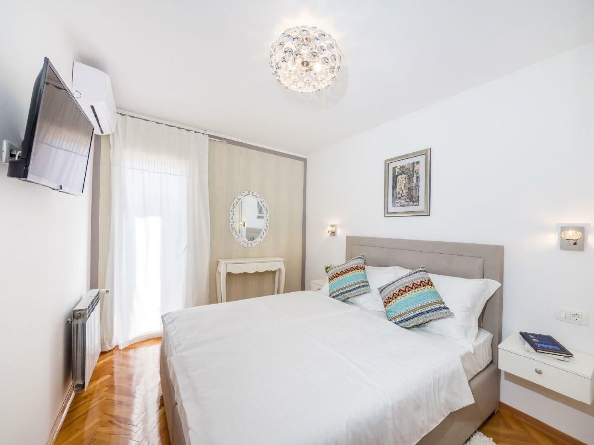 Navis Luxury Villa Vodice Buitenkant foto